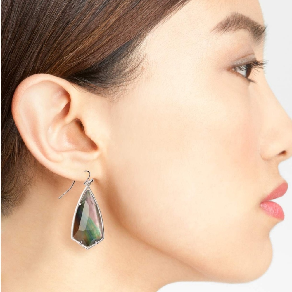 💕SOLD💕 Kendra Scott Carla Drop Earrings